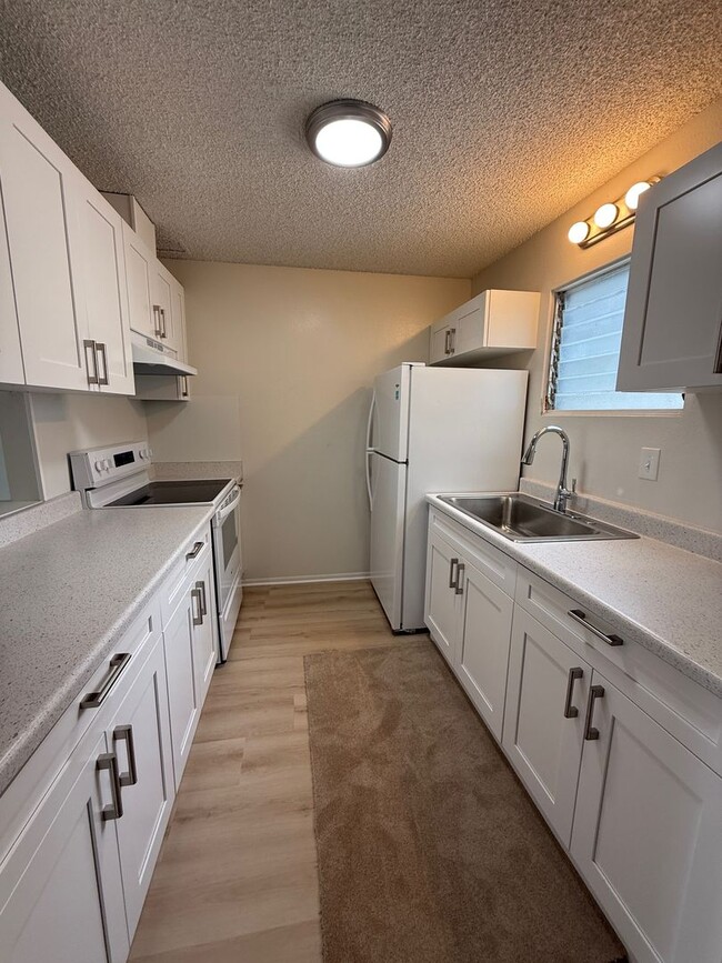 Primary Photo - Hillside Terrace 2 bedroom 1.5 bath with t...