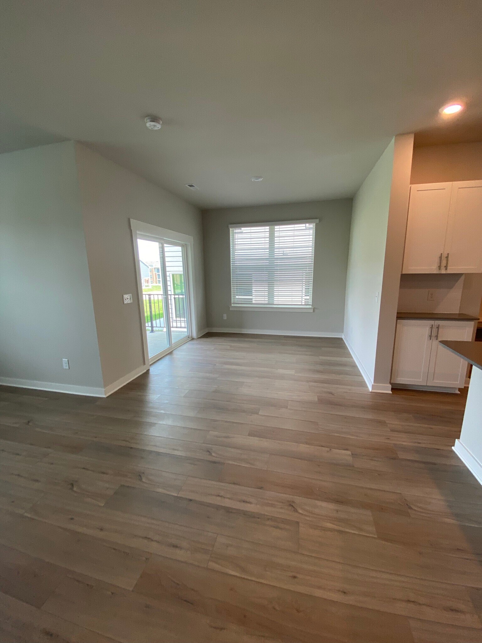 Building Photo - 3115 Lamond Dr