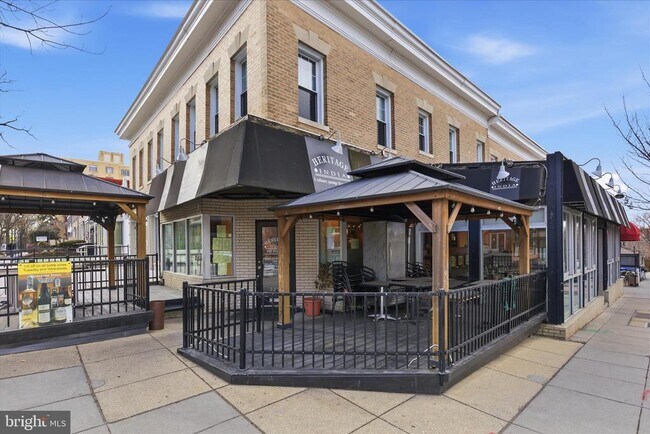 Building Photo - 3217 Wisconsin Ave NW