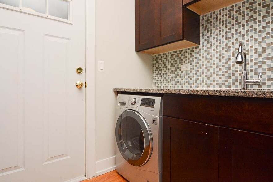 Building Photo - 545 Chestnut St