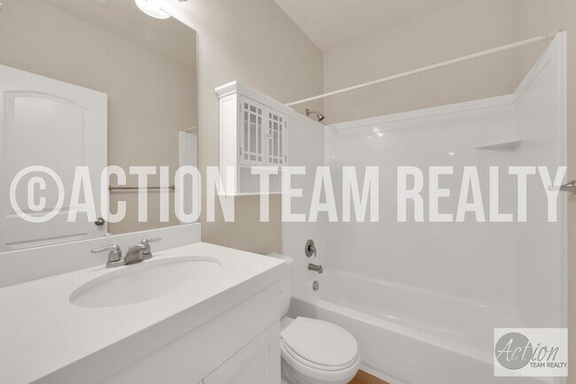 Building Photo - Condo in Saratoga Springs Available July 20th