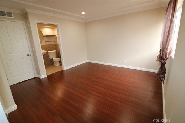 Building Photo - 14631 Dickens St