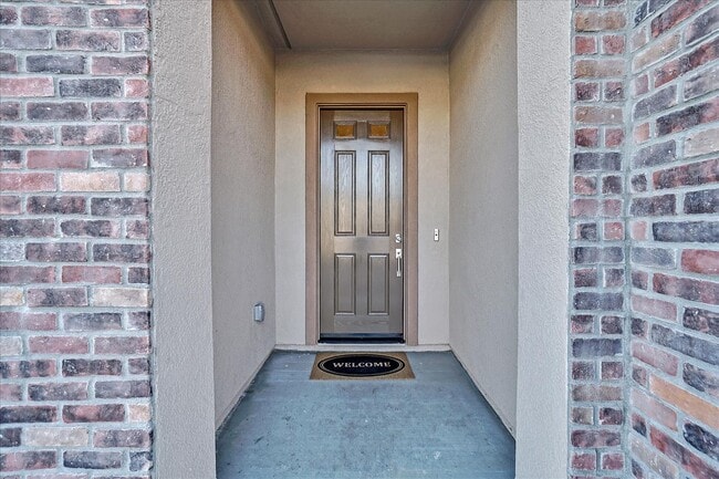 Building Photo - FULLY FURNISHED - ALMOST NEW 4 BED, 2.5 BATHS, 2 CAR GARAGE, 1 STORY IN NORTH LAKE COMMUNITY, NOR...