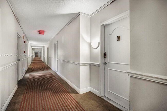 Building Photo - 5401 Collins Ave