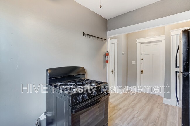 Building Photo - 3640 Besuden Ct