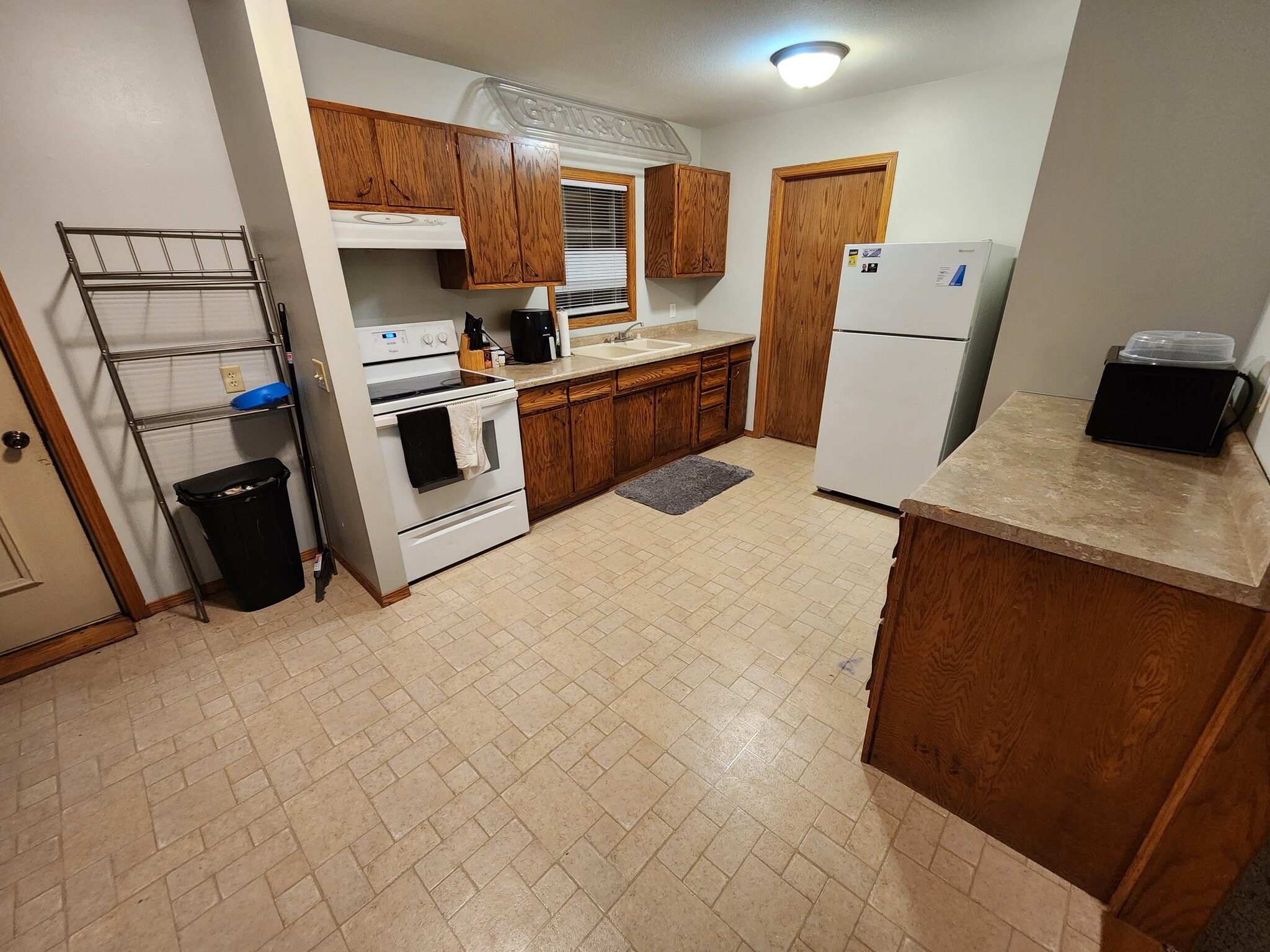kitchen - 511 10th St SE