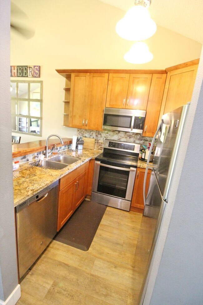 Building Photo - Haleakala Gardens – Top-Floor Furnished 2BR/2BA -A Couple Blocks from the Beach