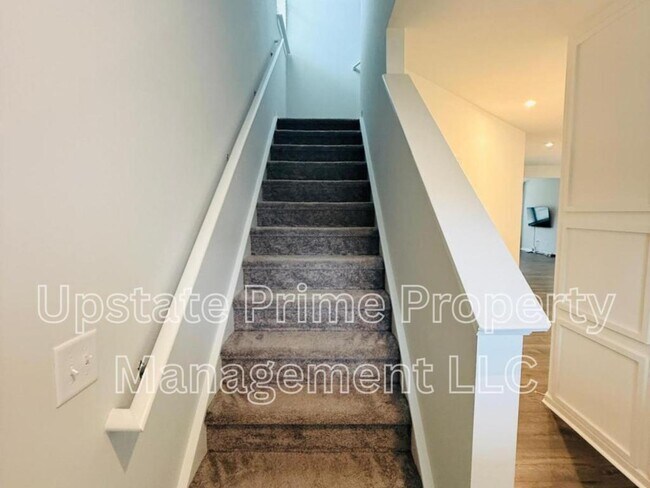 Building Photo - 412 Poinsett Bridge Wy