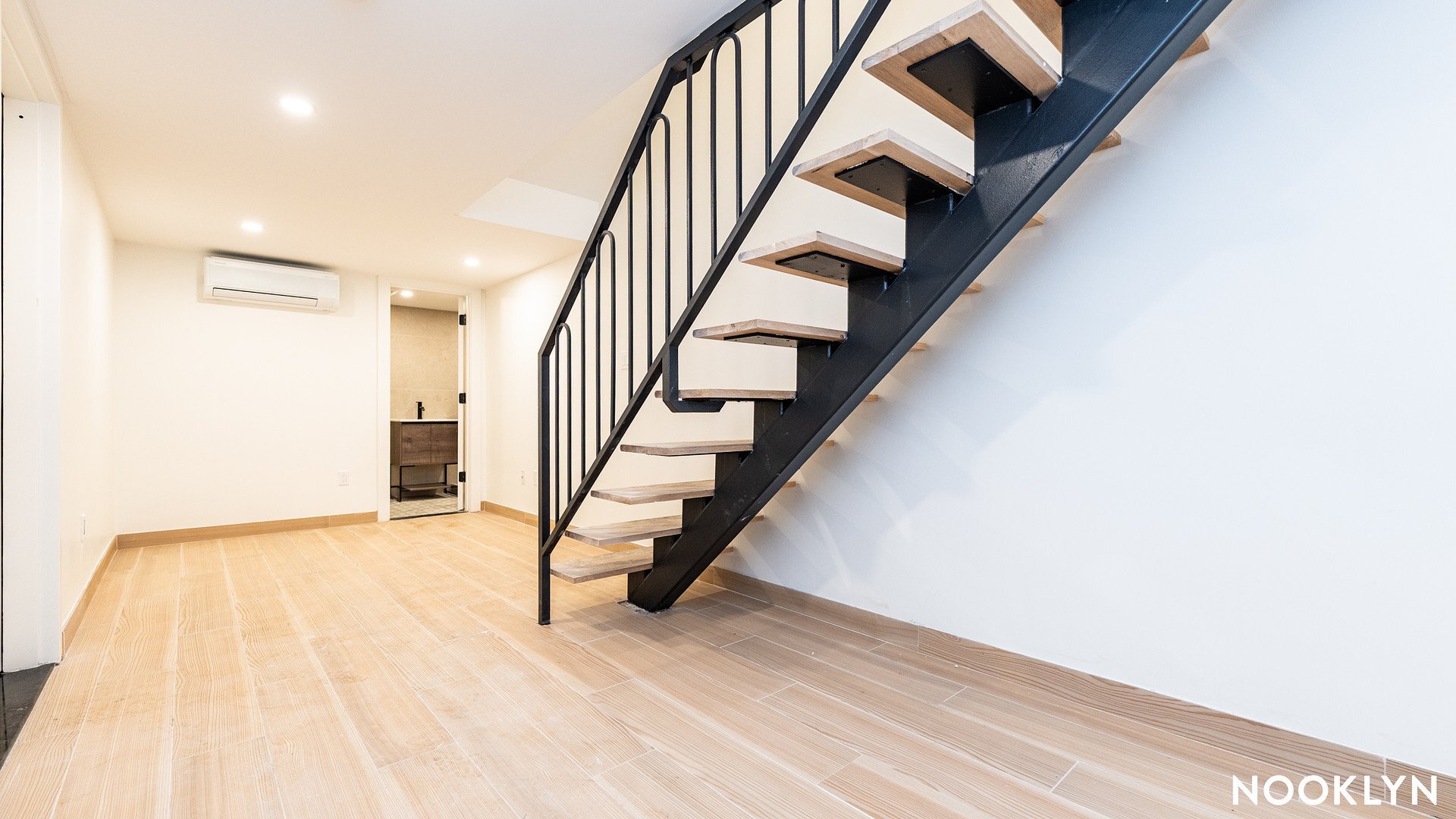 Building Photo - 43 Kingston Ave