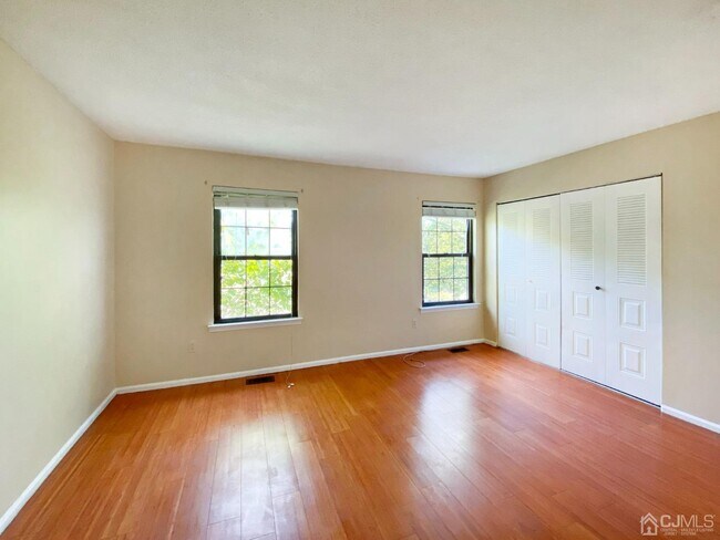 Building Photo - 269 Bromley Pl