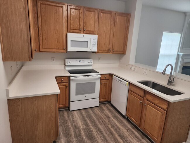 Building Photo - Four bedroom townhome in Caldwell Station