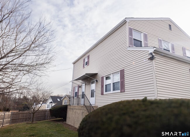 Building Photo - 51 View St W