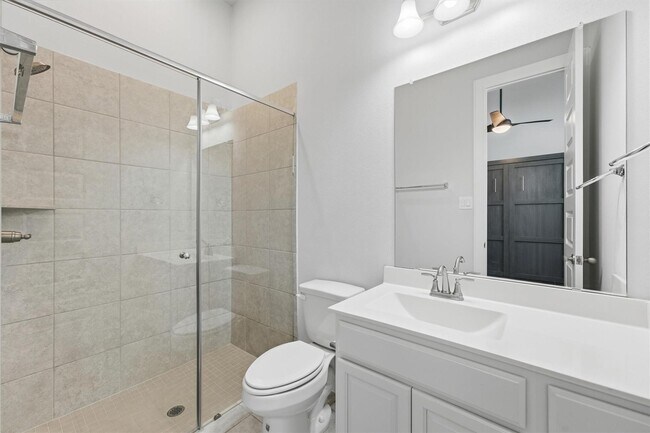 Building Photo - 1303 Gardenia Dr