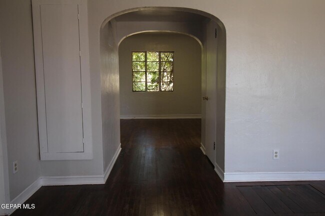 Building Photo - 3315 Sacramento Ave