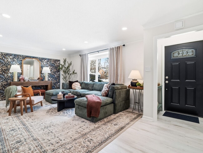 Building Photo - 3746 Northwood Rd