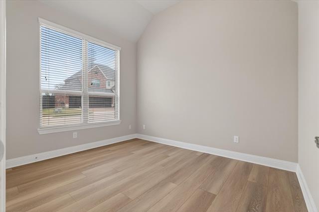 Building Photo - 452 Balmora Way