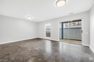 Building Photo - 129 S 11th St