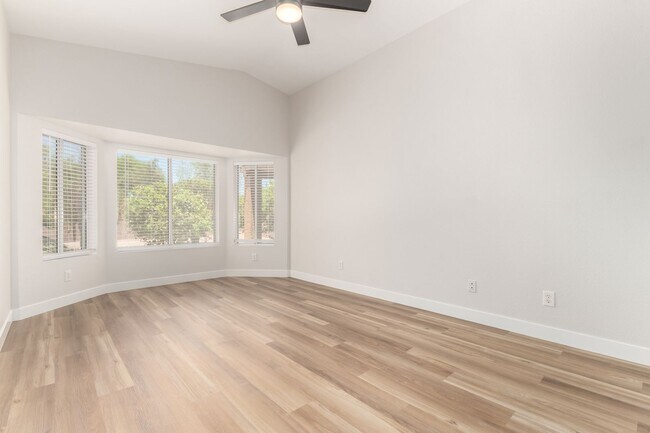 Building Photo - Beautifully Updated 3-Bedroom Home in Prem...
