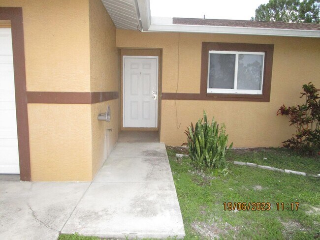 Building Photo - Reduced! Avail Now-Lehigh Acres Duplex