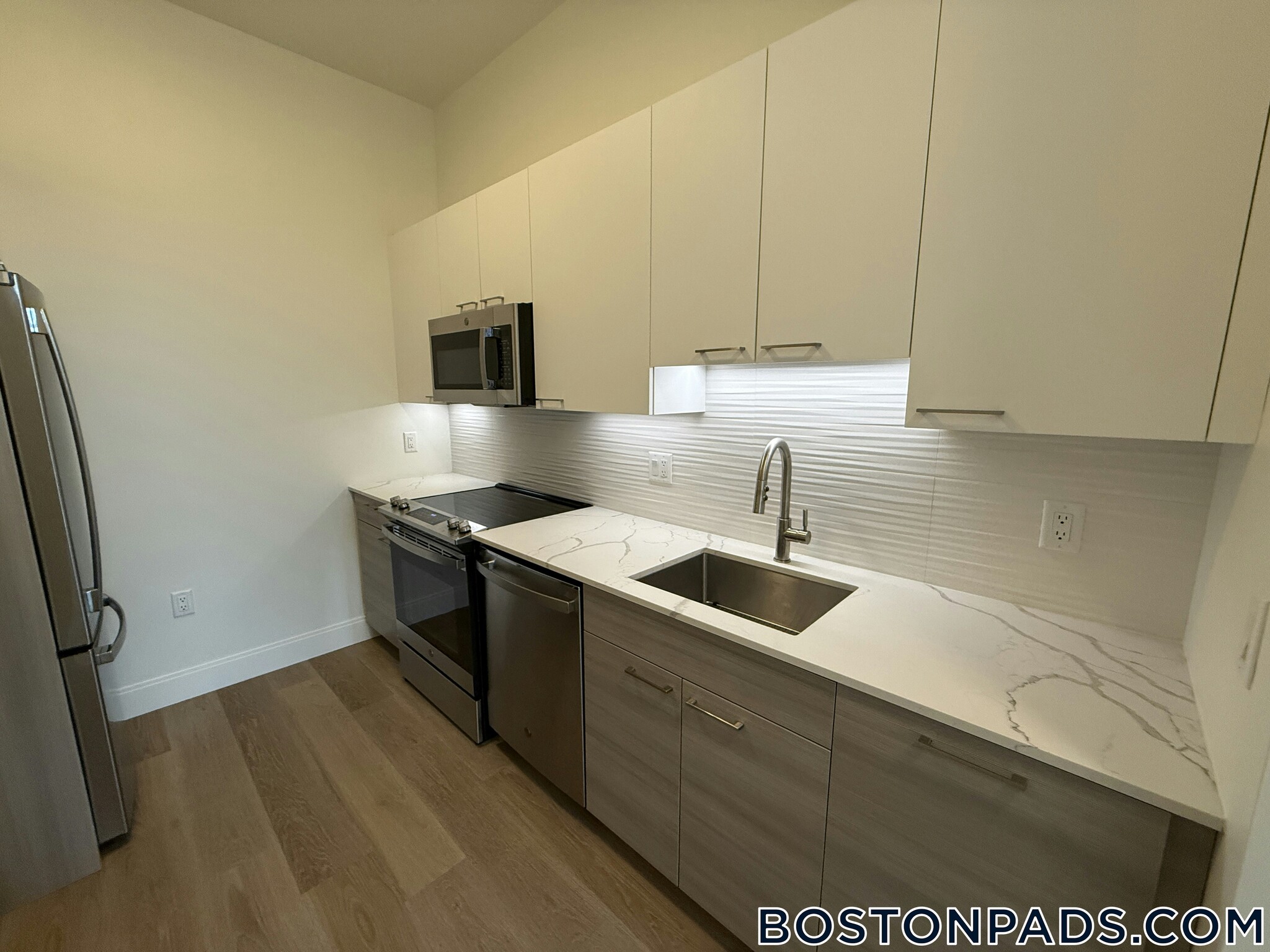 Building Photo - 1079 Commonwealth Ave