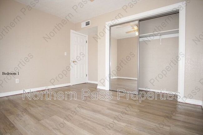 Building Photo - 1582 Bengal Dr