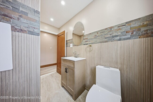 Building Photo - 1312 N Washington Ave