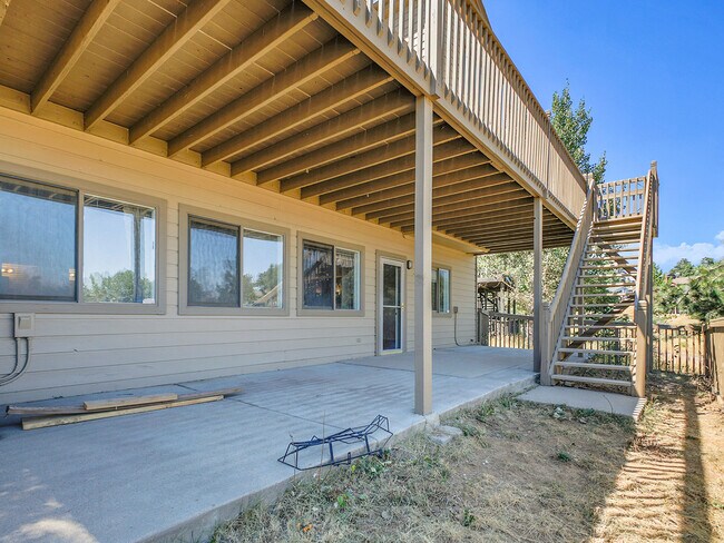 Building Photo - 732 Calgary Way
