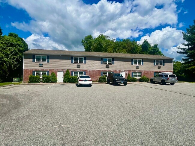 Building Photo - 15 Peggy Ln