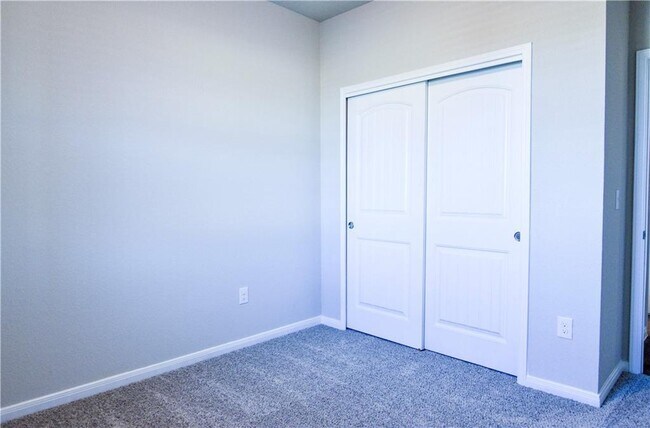 Building Photo - 117 Rochester Ln