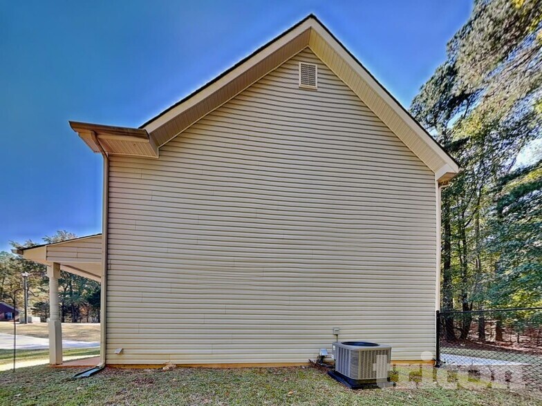 Building Photo - 335 Orleans Blvd