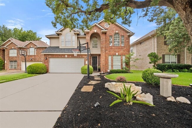 Building Photo - 1215 Boerne Dr