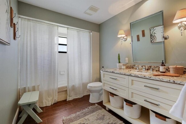 Building Photo - 3705 Torrey Pines Blvd