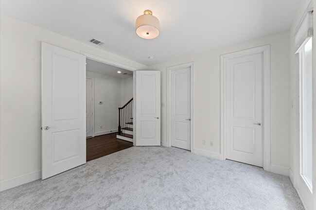 Building Photo - 9635 Riddlewood Ln