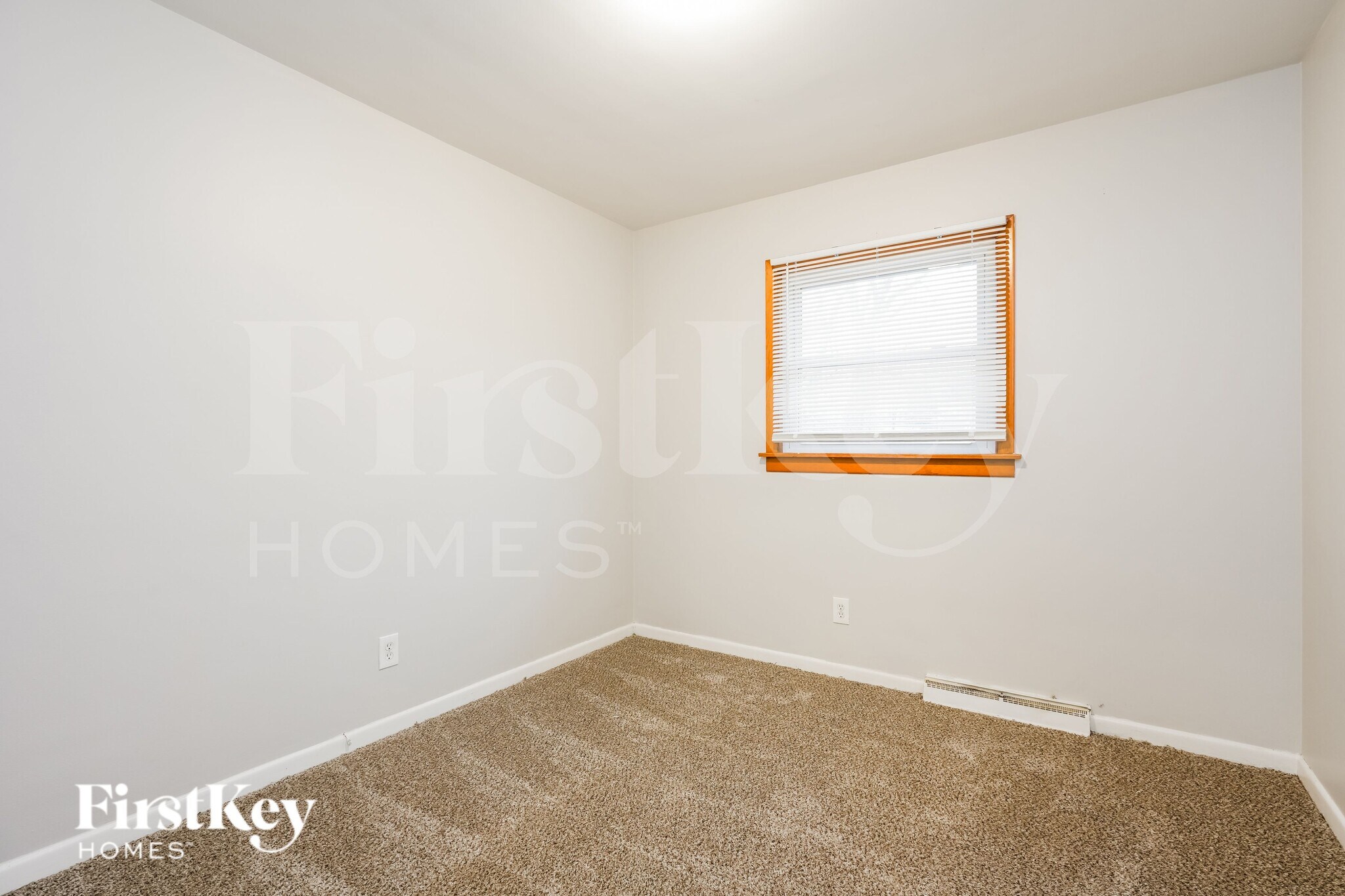 Building Photo - 18523 Oak Ave