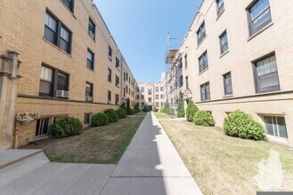 Building Photo - 1 bedroom in Chicago IL 60640
