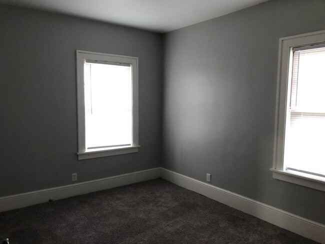 Building Photo - 3 bedroom home