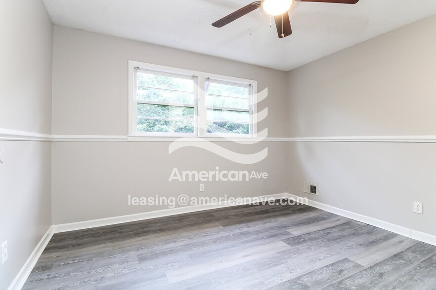 Building Photo - 410 Ravenscroft Rd