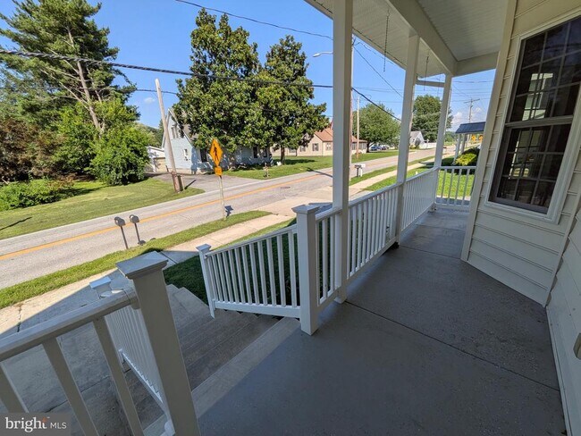 Building Photo - 310 Del Rhodes Ave
