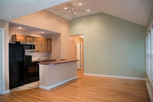 Building Photo - 2840 Hartford Ave