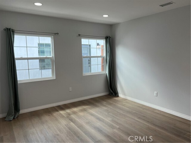 Building Photo - 376 N Lime St