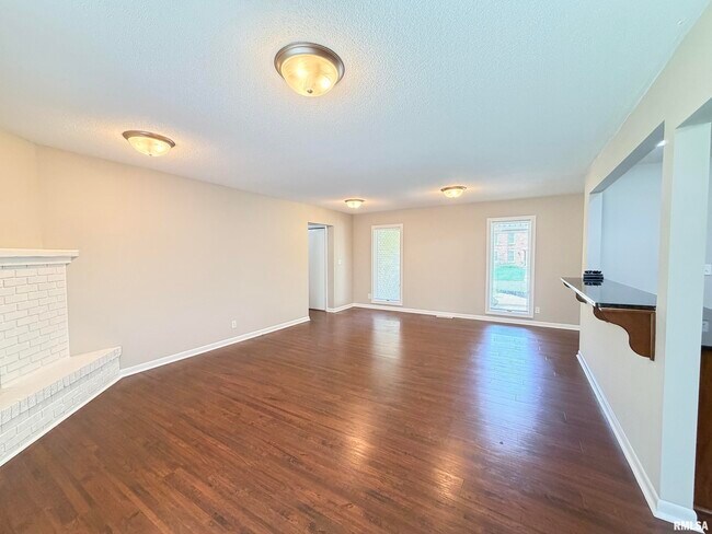 Building Photo - 122 W Morningside Dr