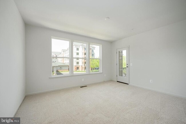 Building Photo - 2630 Neabsco Common Pl
