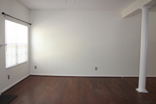 Building Photo - 2802 Gross Ave