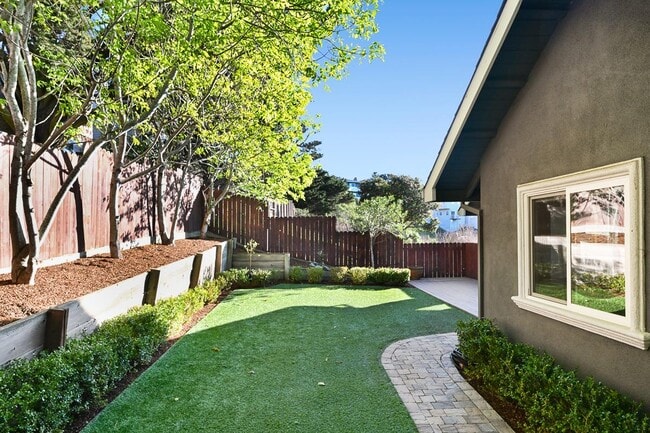 Building Photo - 3817 Naughton Ave