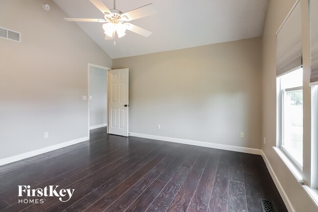 Building Photo - 412 N Crest Dr