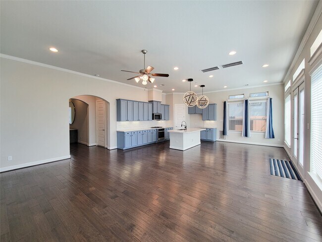 Building Photo - 935 W Lacey Garden Loop