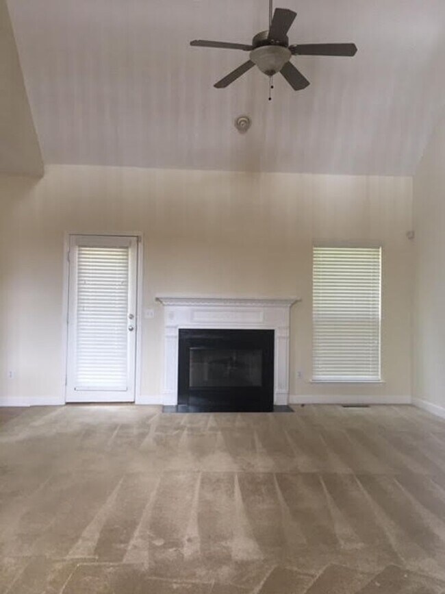 Building Photo - CANE RIDGE MOVE IN SPECIAL - FIRST MONTH F...