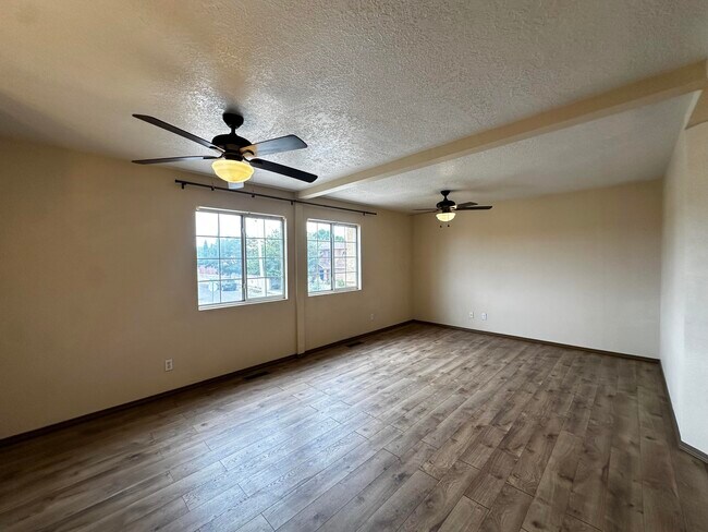 Building Photo - 800 Halter Dr SW