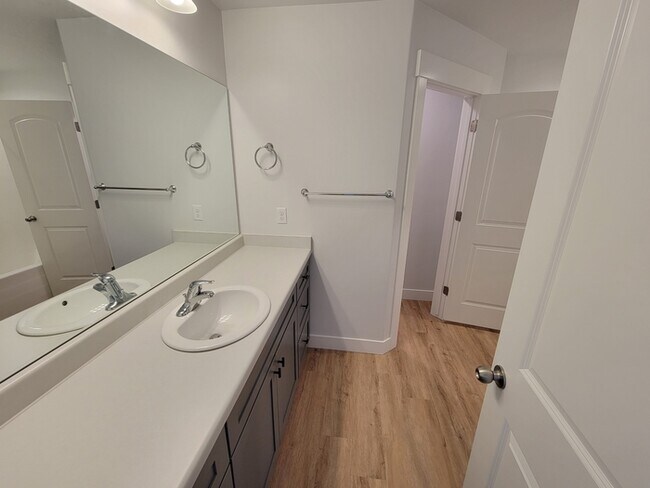 Building Photo - 1455 N 3860 W