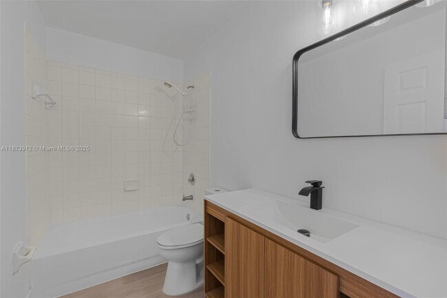 Building Photo - 136 SW 169th Ave